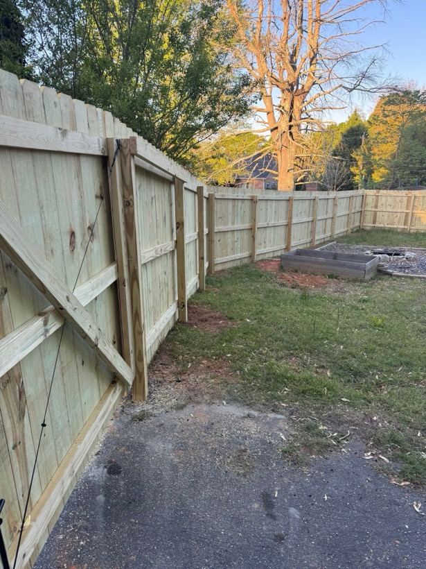 Privacy Fence built by Mountain Fence & Deck in Western North Carolina