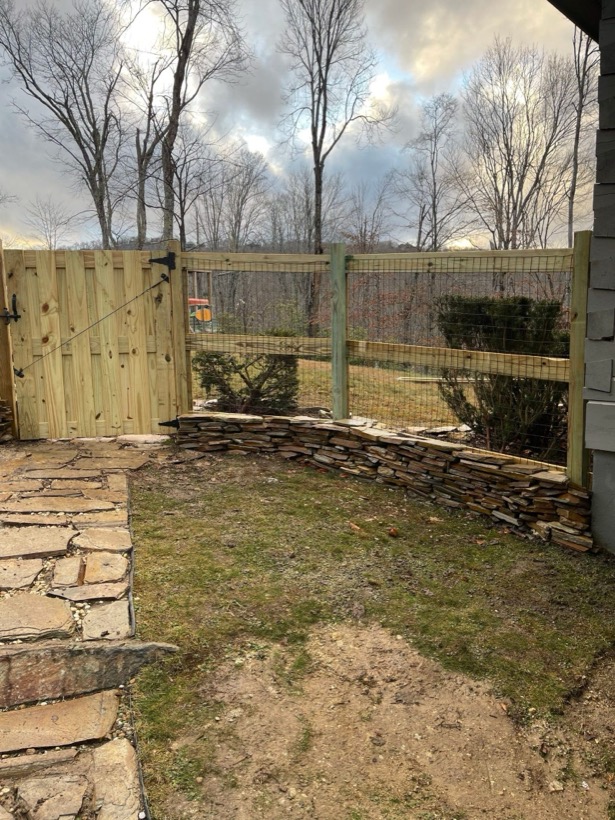 Privacy Fence built by Mountain Fence & Deck in Western North Carolina