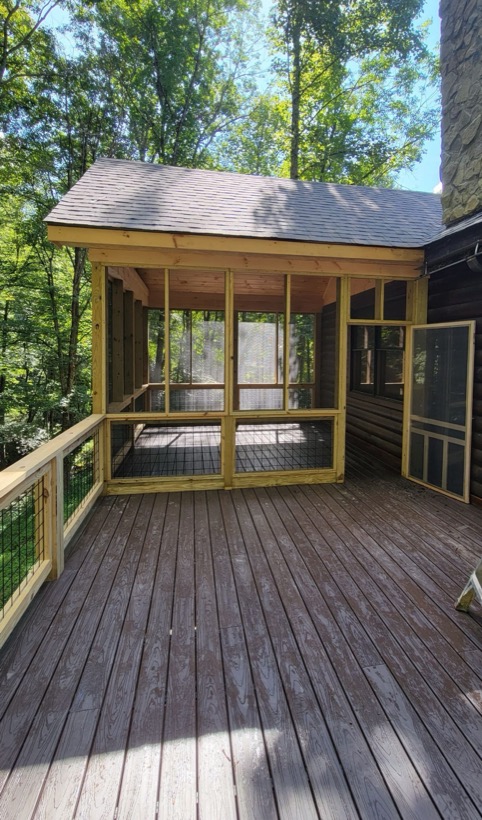 Screened Porch built by Mountain Fence & Deck in Western North Carolina