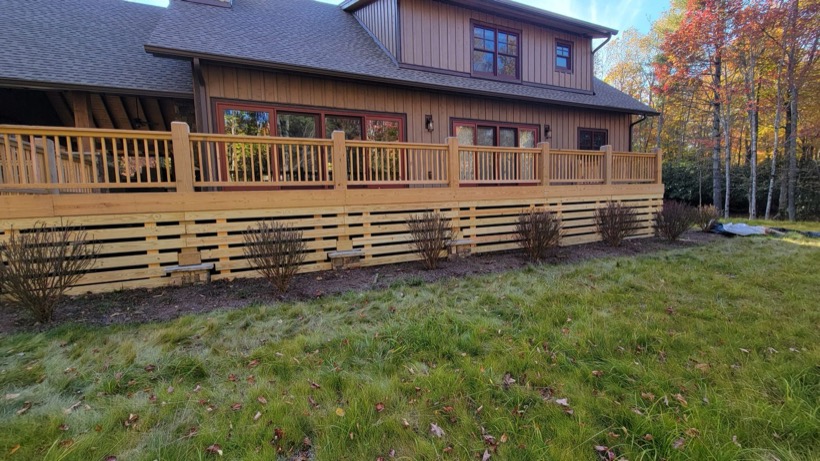 Custom Deck built by Mountain Fence & Deck in Western North Carolina