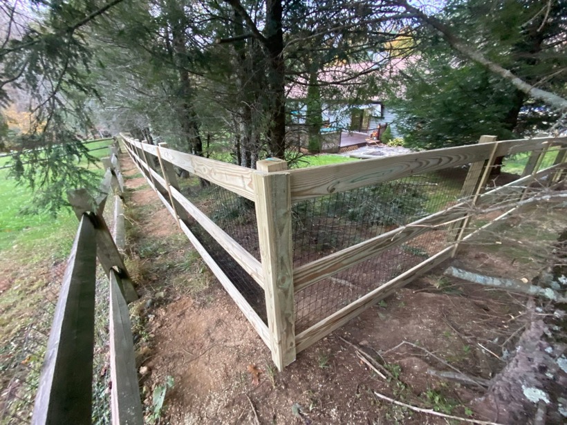 Custom Gate built by Mountain Fence & Deck in Western North Carolina
